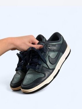 Nike Low-Top Sneakers in Mineral Slate Armory Navy Men 7 / Women 8.5